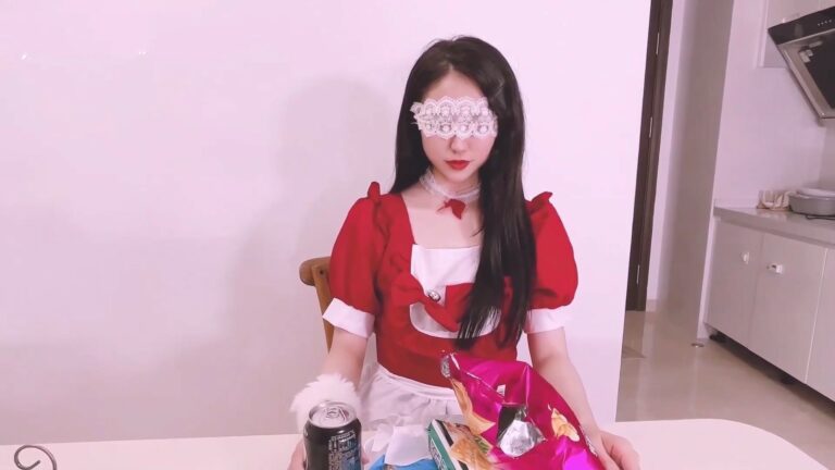 Dịch vụ tình dục: Cô hầu gái dễ thương Viper Ning Naraka